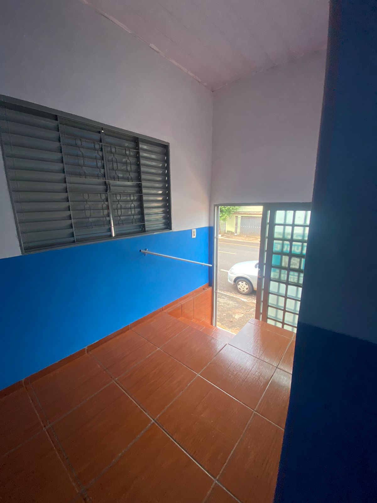 0e03b100-f6bc-4f2e-9e9f-a104b88d4090