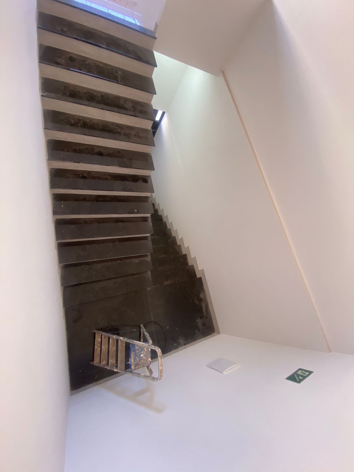 42457454-cc96-411e-8d3a-5f9a5b810596